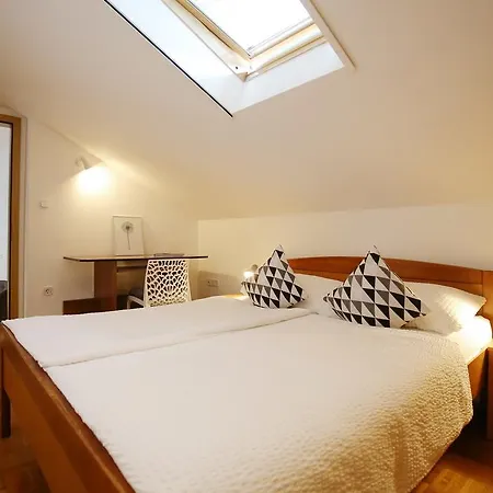 Stomorica Apartmán *