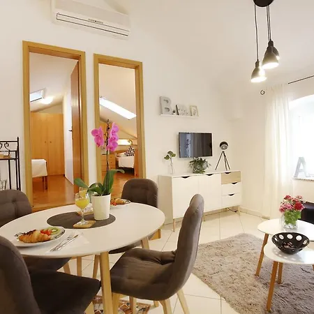 Stomorica Apartmán *