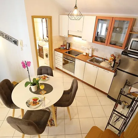 公寓 Stomorica 扎达尔