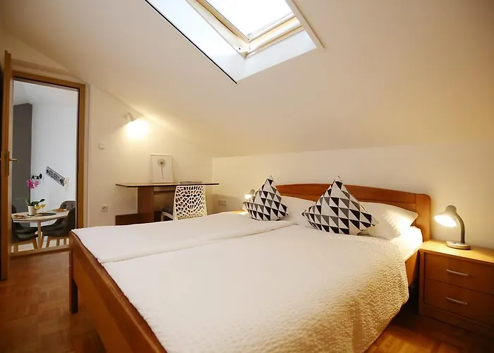 Stomorica Apartman *